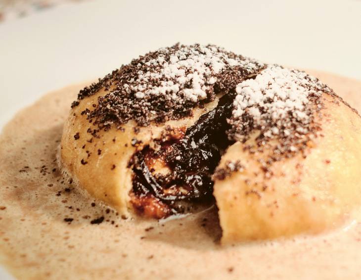 Germknödel mit Powidl-Vanillesauce Germknödel mit Powidl-Vanillesauce