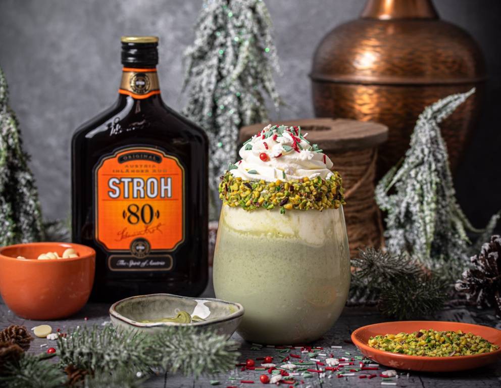 Hot Pistachio Milk mit Schuss