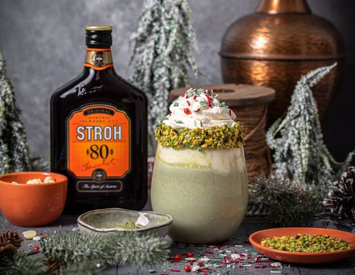 Hot Pistachio Milk mit Schuss Hot Pistachio Milk mit Schuss