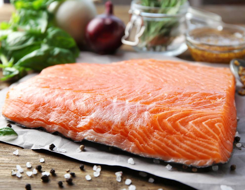 Lachs, gebeizt in Haselnussöl und Vanille Lachs, gebeizt in Haselnussöl und Vanille