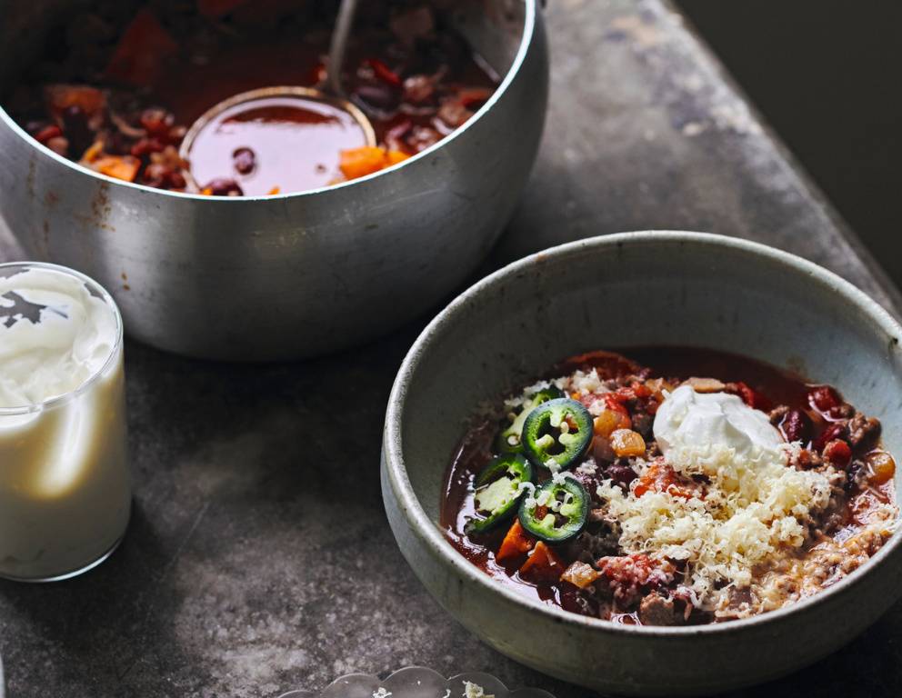 Tex-Mex-Chili mit gerösteter Süßkartoffel