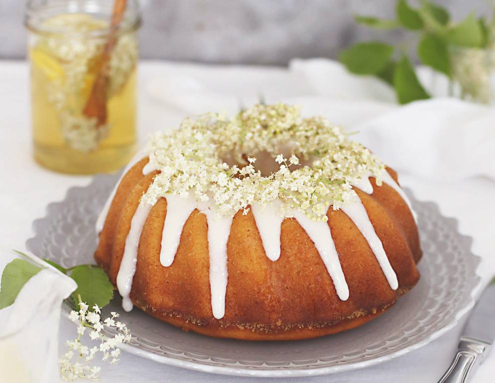 Holunderblüten-Gugelhupf