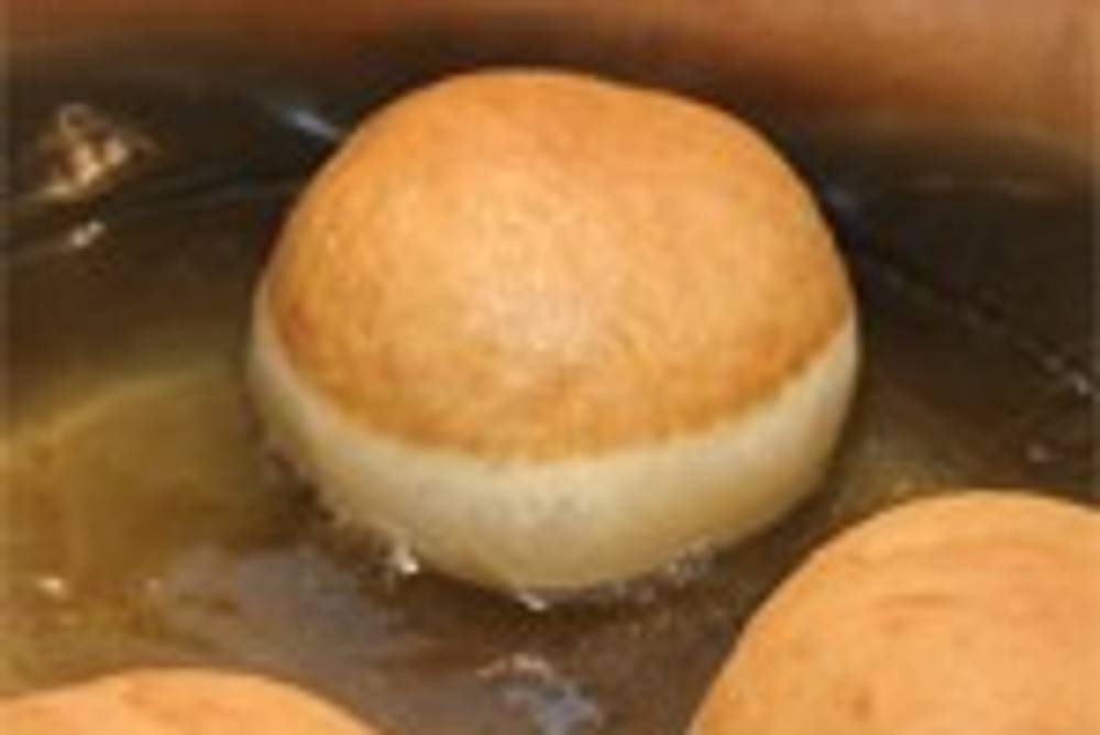 Krapfen in Schmalz herausgebacken Krapfen in Schmalz herausgebacken