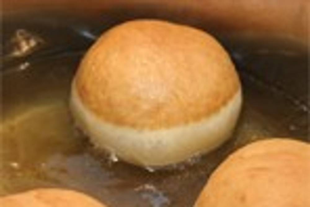 Krapfen in Schmalz herausgebacken