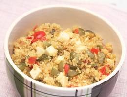 Couscoussalat mit gebratenem Halloumi Couscoussalat mit gebratenem Halloumi
