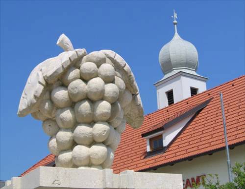 Göttlesbrunn - Dorfplatz