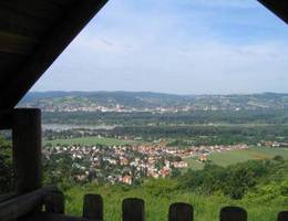 Blick vom Bisamberg auf Klosterneuburg