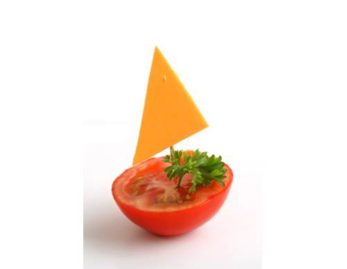 <p>Tomaten-Segelschiff</p>