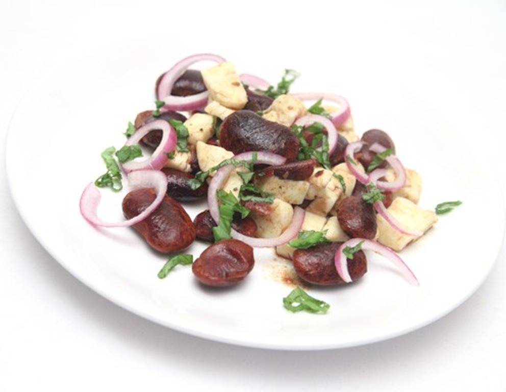 Gebratener Halloumi auf Käferbohnen Gebratener Halloumi auf Käferbohnen