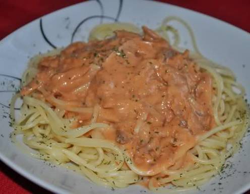 Spaghetti mit Thunfischsugo