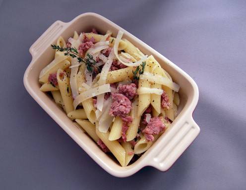 Penne mit Salsicce und Thymian
