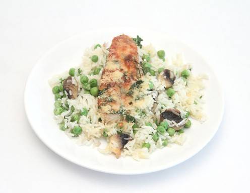 Truthahnmedaillons überbacken auf Erbsen-Champignon-Risotto