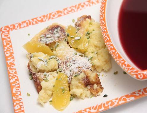 Orangen-Pistazien-Schmarren mit Vanille-Glühwein-Soße Rezept - ichkoche.de Orangen-Pistazien-Schmarren mit Vanille-Glühwein-Soße Rezept - ichkoche.de