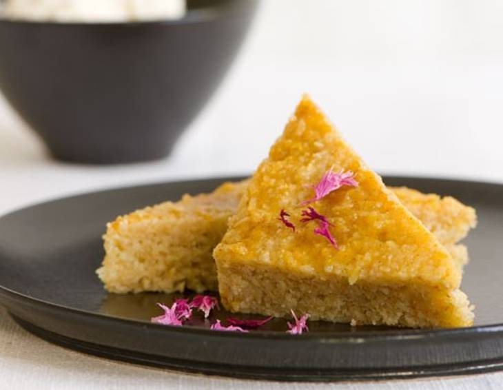 Grieß-Joghurt-Kuchen mit Orange Grieß-Joghurt-Kuchen mit Orange