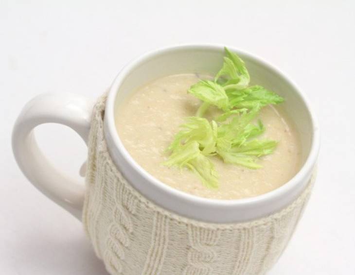 Gorgonzola-Rahm-Suppe mit Birnen Gorgonzola-Rahm-Suppe mit Birnen