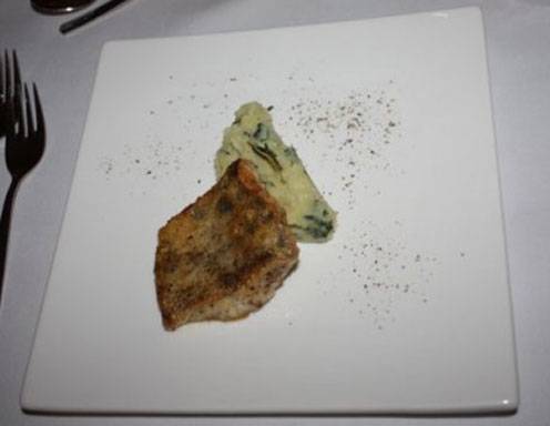 Gebratene Zanderfilets mit Erdäpfel-Basilikum-Stampf