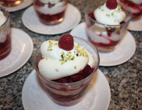 Himbeer-Baiser-Trifle