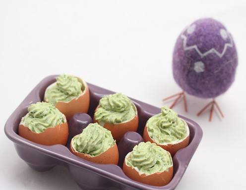 Eiaufstrich mit Basilikum und Pinienkernen Rezept - ichkoche