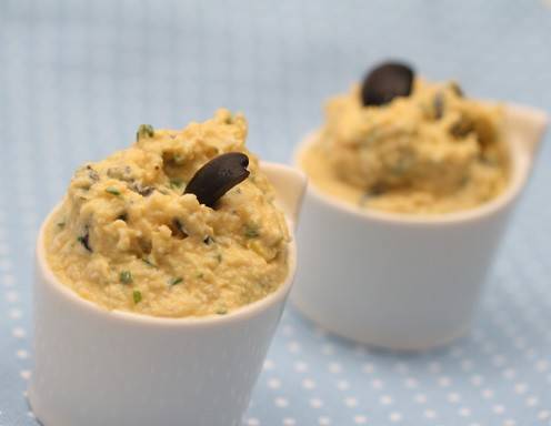 Eiaufstrich mit Oliven Rezept - ichkoche