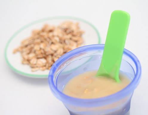 Babynahrung selbstgemacht - Haferbrei mit Birnen Rezept