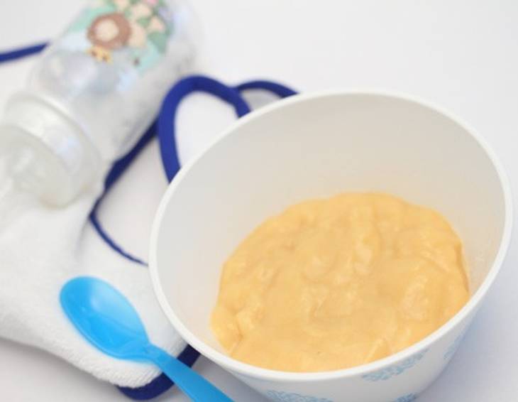 Babynahrung: Milchreis mit Pfirsich Babynahrung: Milchreis mit Pfirsich