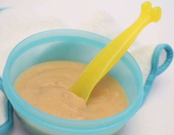 Babynahrung: Hirse-Bananen-Milch-Brei Babynahrung: Hirse-Bananen-Milch-Brei