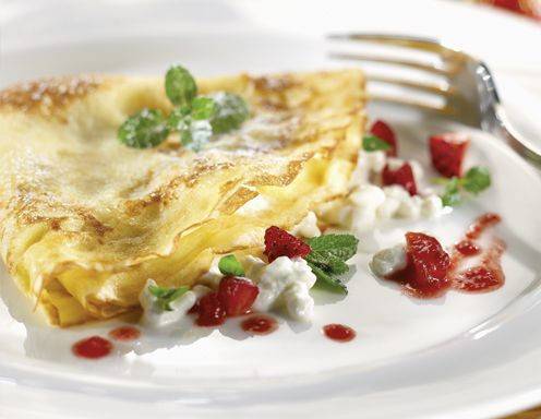 Crepes mit Landfrischkäse und Erdbeeren Rezept