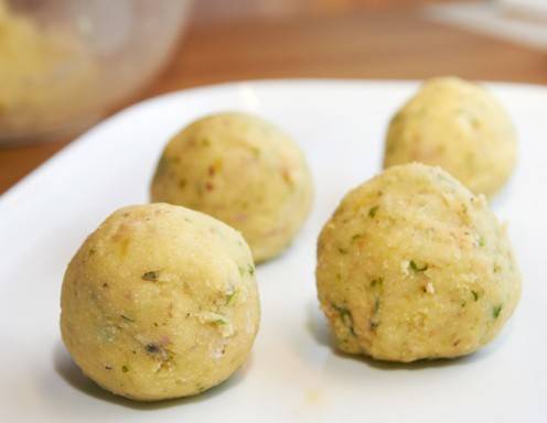 Rezept für Spinat-Schafskäseknödel aus dem Dampfgarer
