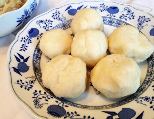 Schnelles und einfaches Mehlknödel Rezept