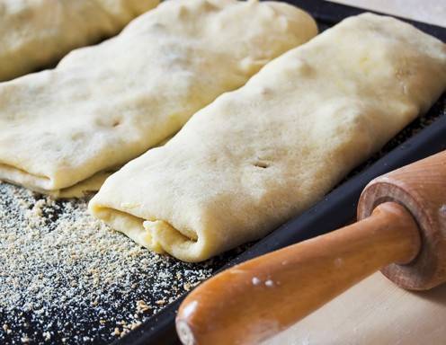 Selbstgezogener Strudelteig