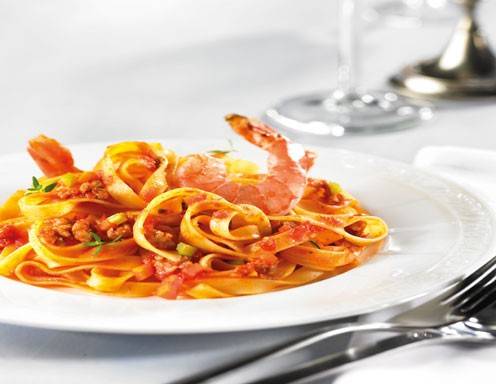 Tagliatelle mit Bologenese Sauce alla Surf and Turf Rezept