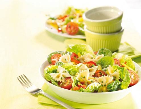 Frühlingssalat mit Farfalle Rezept