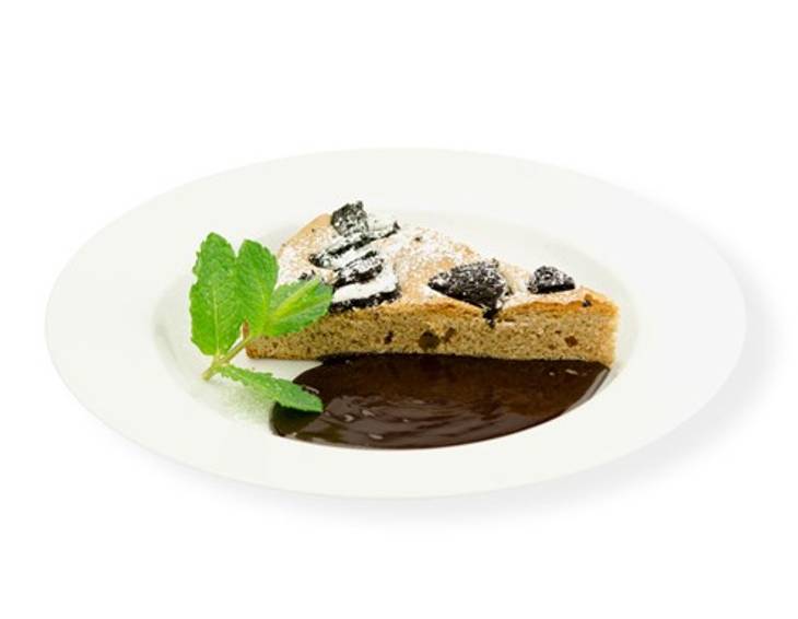 Kakao-Kekskuchen mit Schokoladen-Sauce Kakao-Kekskuchen mit Schokoladen-Sauce