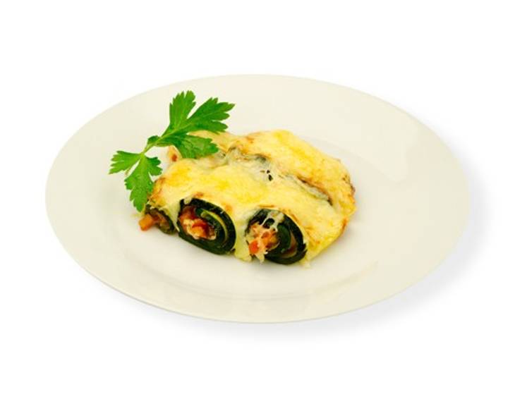 Überbackene Zucchini-Tomaten-Röllchen Überbackene Zucchini-Tomaten-Röllchen