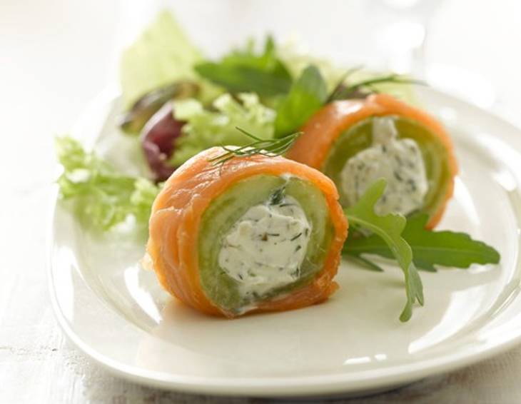 Räucherlachsroulade mit Gartengurke Räucherlachsroulade mit Gartengurke