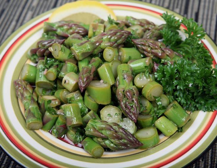 Rezept für Spargelsalat mit Birnenessig