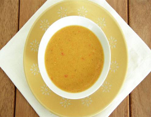 Gedämpfte rote Linsensuppe aus dem Dampfgarer