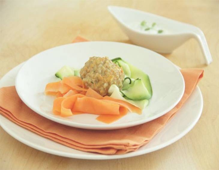 Dinkelreisknödel mit Gemüse und Dip aus dem Dampfgarer