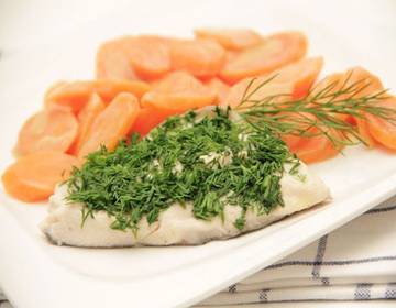 Bachforelle im Dillmantel mit Honig-Senf Karotten aus dem Dampfgarer Bachforelle im Dillmantel mit Honig-Senf Karotten aus dem Dampfgarer