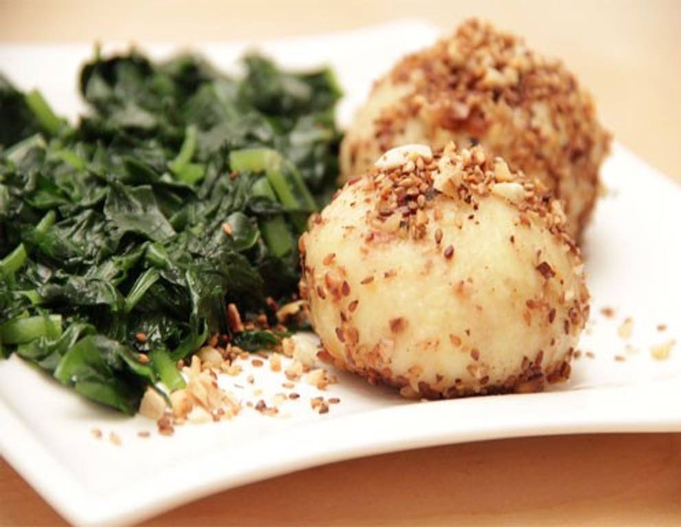 Ziegenkäseknödeln auf Gemüse aus dem Dampfgarer Ziegenkäseknödeln auf Gemüse aus dem Dampfgarer