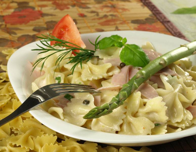 Rezept für würzige Schinken-Spargel Sauce mit Nudeln