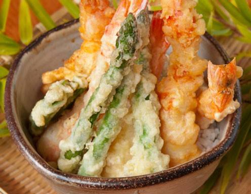 Spargel und Garnelen in Bärlauchtempura Rezept