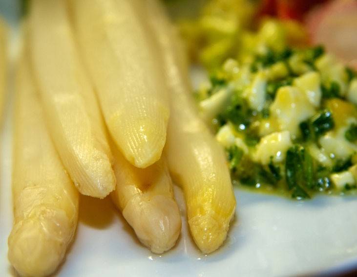 Rezept für Spargel mit Bozner Sauce