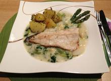 Gebratenes Saiblingsfilet auf Spargel-Bärlauchragout Gebratenes Saiblingsfilet auf Spargel-Bärlauchragout