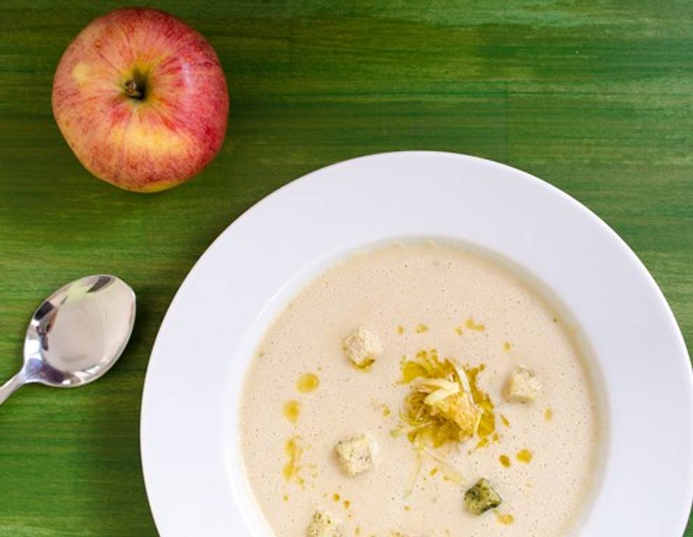 Buttermilch-Kräutersuppe Buttermilch-Kräutersuppe