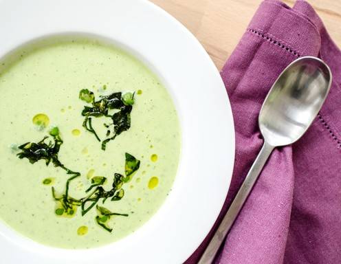 Kalte Erbsensuppe