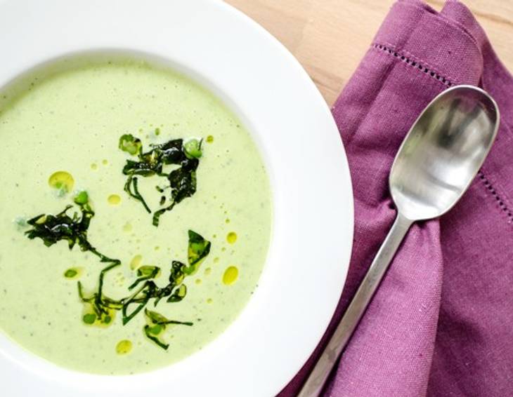 Kalte Erbsensuppe mit Minze Kalte Erbsensuppe mit Minze