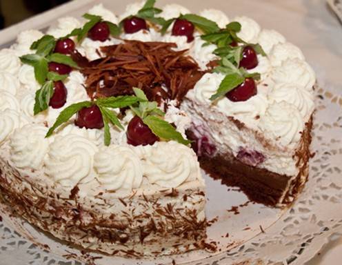 Sauerkirsch-Amaretto-Torte Rezept - ichkoche.at Sauerkirsch-Amaretto-Torte Rezept - ichkoche.at