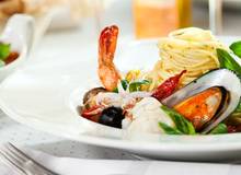 Fisch und andere Früchte des Meeres Fisch und andere Früchte des Meeres