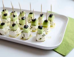 Feta-Spieße mit Gurke Feta-Spieße mit Gurke